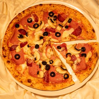 Pizza Quattro Staggione Ø32 cm