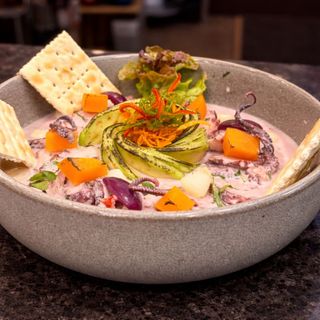 Pulpo acevichado al Olivo