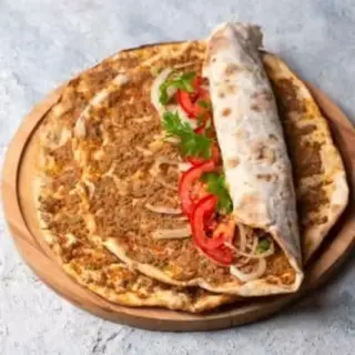 Lahmacun con queso