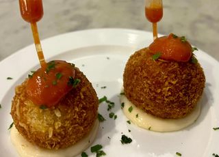 Bombas De Patata Y Carne (2 Uds.)