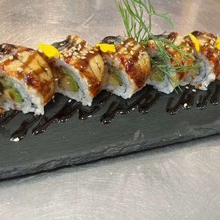 74. Anguila uramaki roll