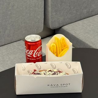 КОМБО Хот-дог з курячою ковбаскою горгонзолою + діпи + кола 0.3