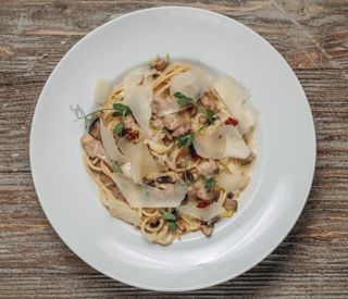 Спагетті з куркою та сиром Горгонзолла (310г)