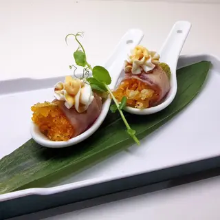 982 TUNA FLOWER ROLL