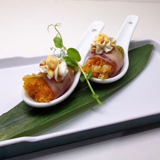 982 TUNA FLOWER ROLL