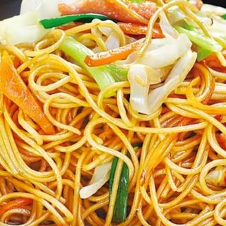 tallarines fritos con verdura