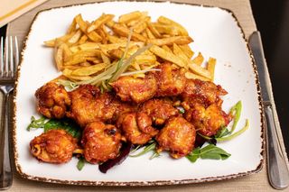 Jumari de pui usor picante cu cartofi prajiti