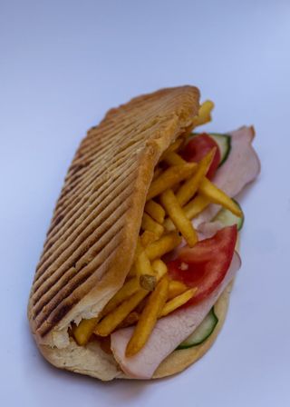 Среден тостер с пилешко филе