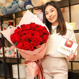 Букет 51 роза+шоколад