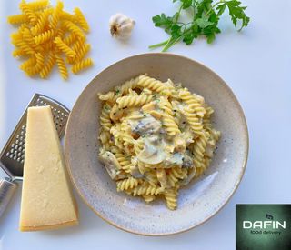Pasta cu pui si ciuperci