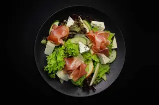 Великий салат з хамоном (270г)