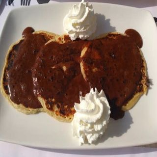 Gofre Con Chocolate Y Helado