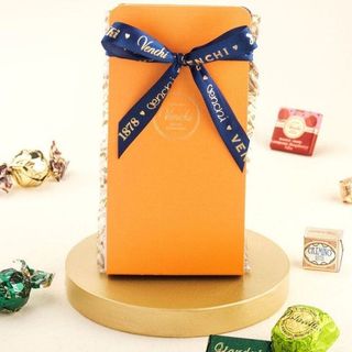 Confezione regalo con cioccolatini assortiti