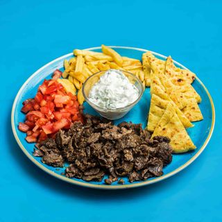 Piatto pita gyros agnello da latte