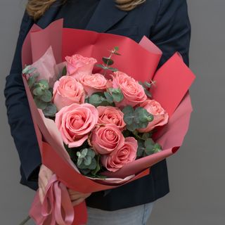 Buchet cu trandafiri si eucalipt