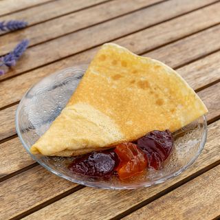 Slatka palačinka sa džemom