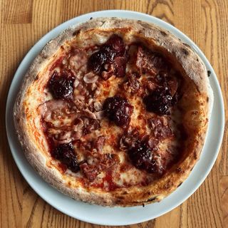 Піца з беконом та карамелізованою цибулею (480г)