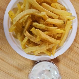 CARTOFI+ SOS TZATZIKI