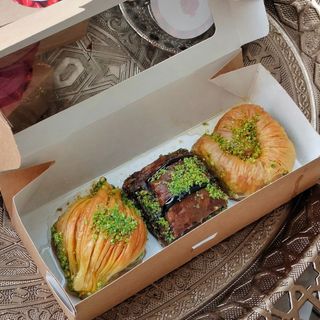 Сет из пахлавы с грецким орехом (3 шт)