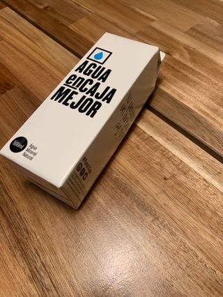 Agua en caja