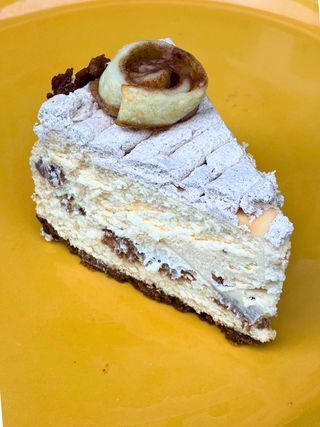 Tarta De Queso Fusion Cinnamon Roll