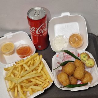 Chili cheese nuggets menù