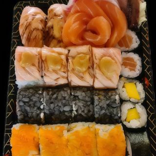 N. 11 Sushi e Sashimi - 24 Peças