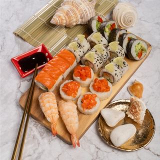 Суші і роли сет