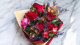 Buket sa crvenim ružama