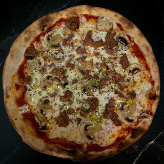 Pizza Bolonyesa (Mediana)