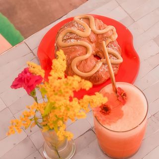 Cruasán relleno de nutella y pistachos