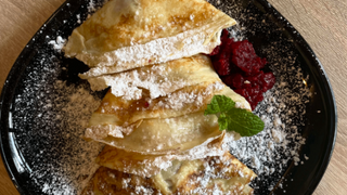 Nalesniki z malina i twarozkiem 2 szt.