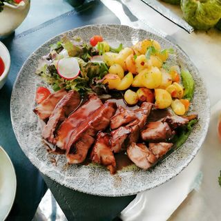 Confitirani svinjski vrat 300g