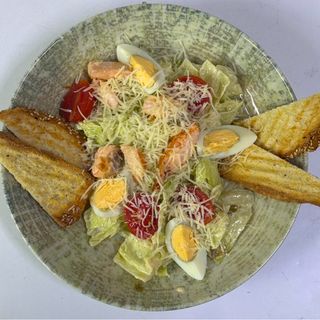 Цезарь с семгой 