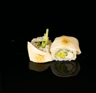 Hot California roll ryba maślana z paluszkiem krabowym 8szt