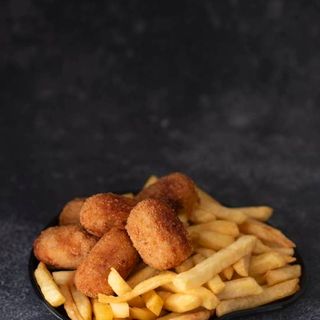 Ración de Croquetas con Patatas Fritas