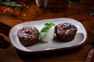 Lava cake cu înghețată