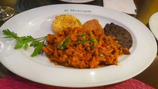 Alambre al pastor con cerdo adobado