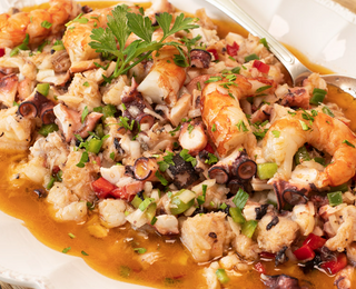 Tapa de salpicón de rape y langostinos