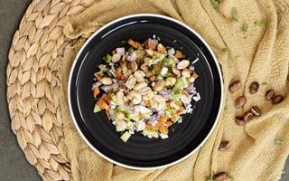 Salată protein peanut