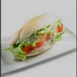 Pulguita de queso blanco, tomate, aceite y oregano