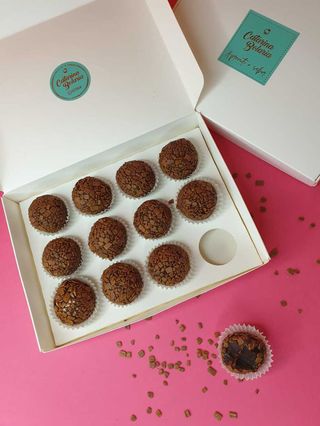 Caixa de Brigadeiros de Chocolate Belga - 12 unidades