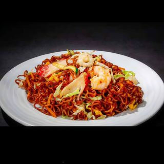 234 Spaghetti di ramen con frutti di mare