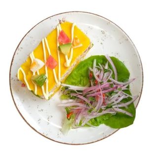 Causa de Pulpo y Langostinos en Salsa Verde