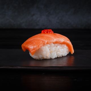 Нигири с семгой