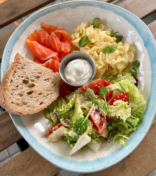 Скрембл з лососем