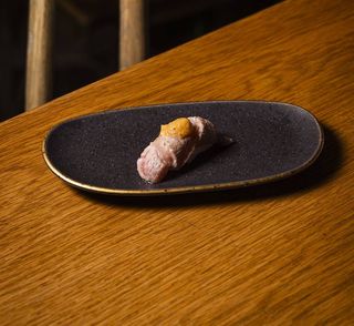 Nigiri Ventresca de Atún en Salsa Yuzu