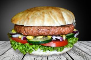 Plescavita sarbeasca la gratar