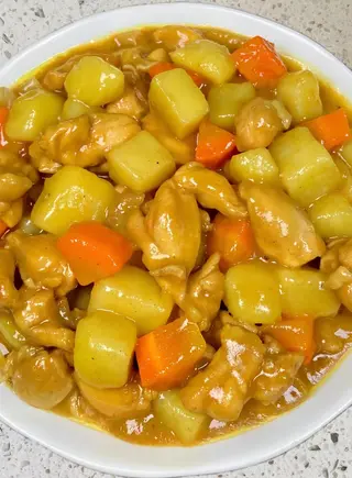 Curry Piletina sa Krompirom
