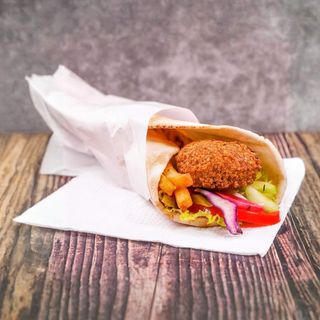 Фалафел + малък айран Балкан